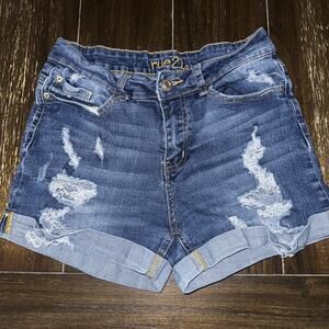Rue 21 Distressed Short With Cuff Size 8